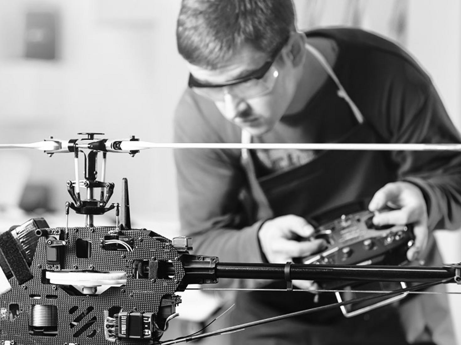 forsidetop-dreng-helikopter