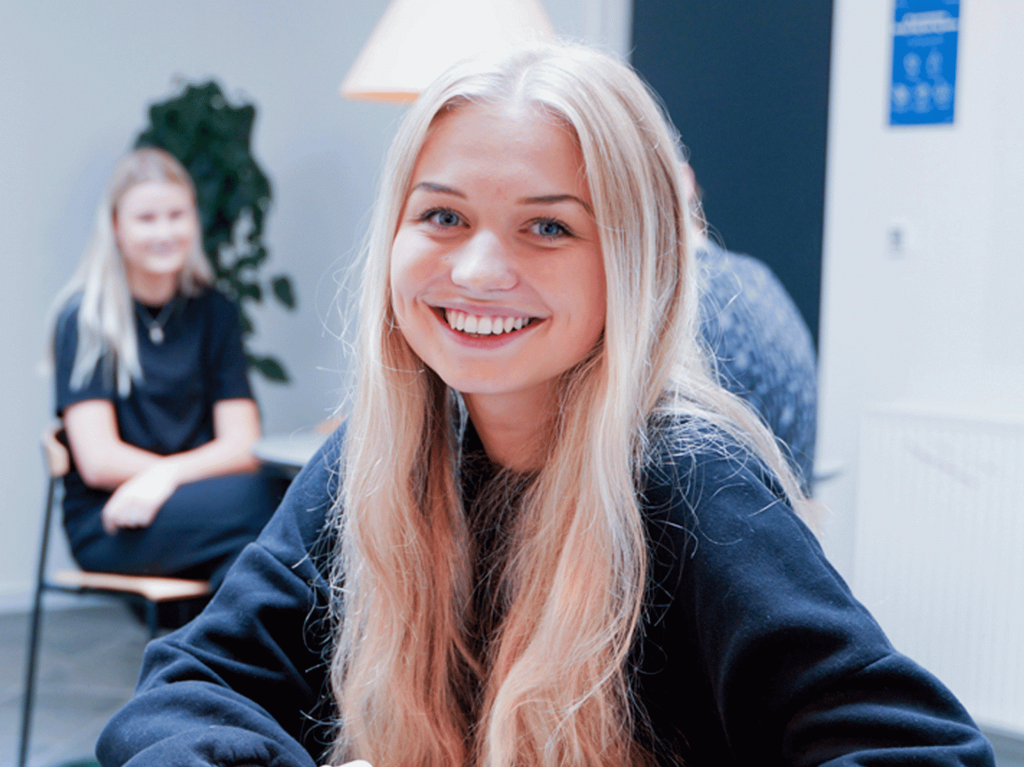 Handelsskoleelev ( pige) gruppearbejde