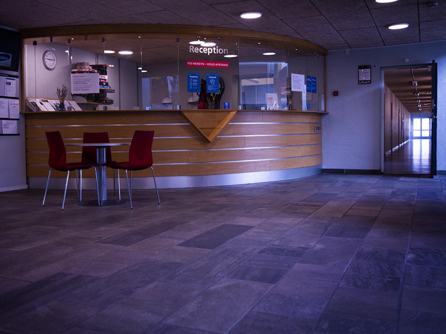 Velkommen til receptionen på kollegiet hos Mercantec