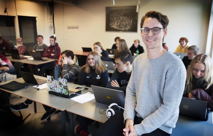 Yndlingslærer fremhæver miljøet på HTX