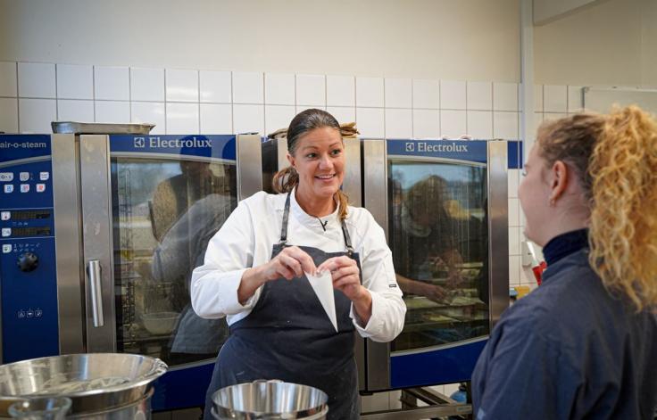 Ernæringsassistentelever mødte Blomsterberg: Spis mere – og bliv hurtigere rask